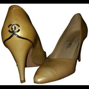 Chanel 36 Beige Patent Leather Silver CC Logo Pumps